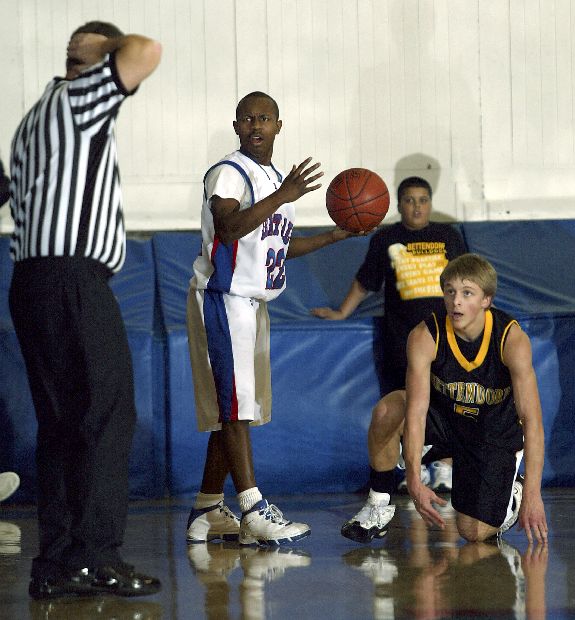 js010909HoopsBett@CentralBoys
